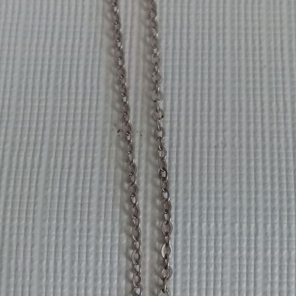 Round Windmill Etched Pendant Single Strand Gold Tone Chain Lightweight Necklace - Picture 6 of 9